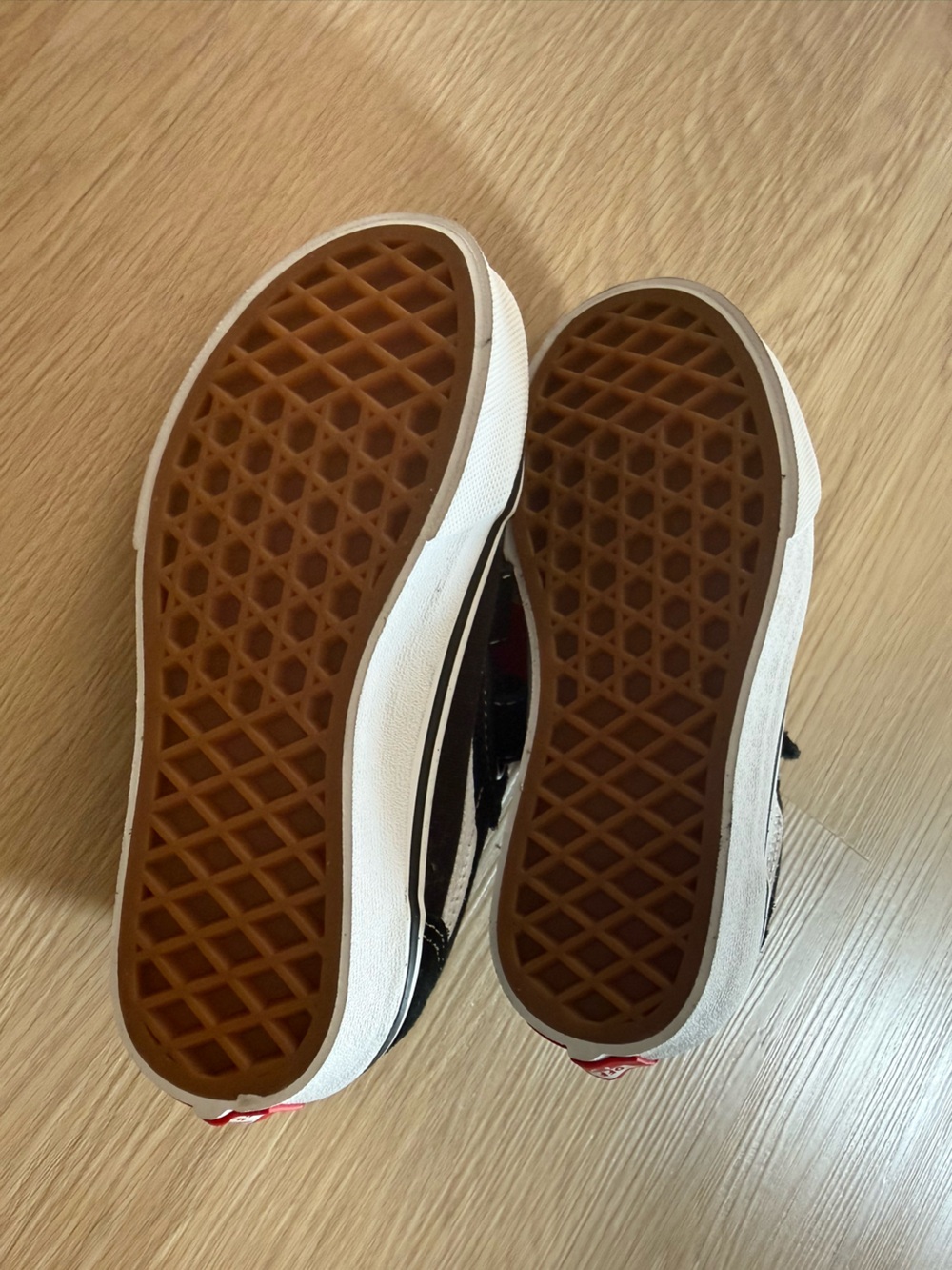 Vans Kids Black and White Old Skool Velcro Sneakers BRAND NEW - Picture 4 of 4